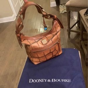 Dooney & bourke purse